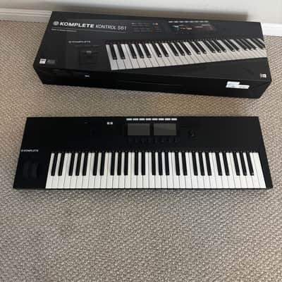 Native Instruments Komplete Kontrol S61 Mk2 2010s - Black image 1