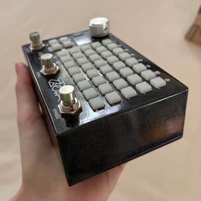 Empress Zoia Compact Grid Controller 2010s - Black image 6