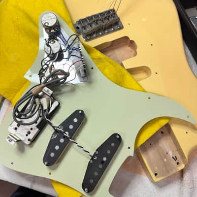 *Video* Yngwie Malmsteen Signature Stratocaster *Yngwie Signature* 1999-2000 Fender ST-71 140YM CIJ image 25