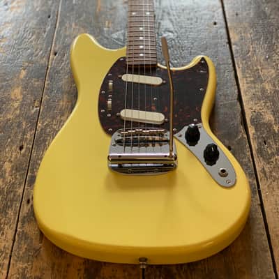 Fender Mustang 1969 Reissue Vintage White/Yellow CIJ Japan 2002 w/ Hardcase image 2