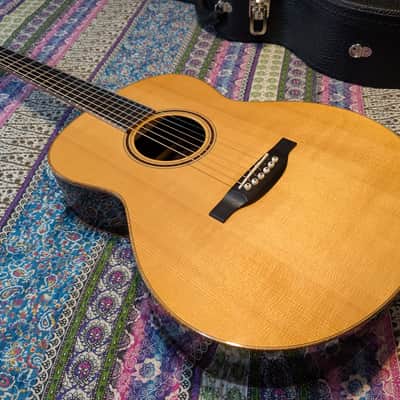 Bourgeois Small Jumbo Custom Hide Glue German Spruce top2013 - Gloss image 3