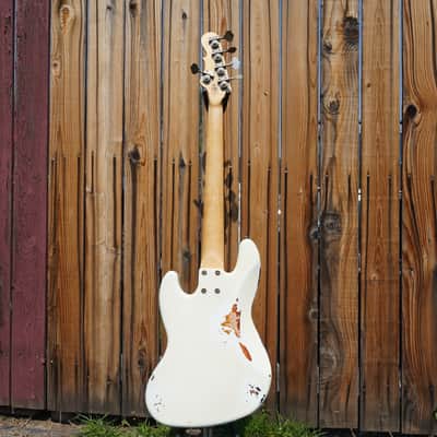 G&L USA Custom Shop JB-5 Nitro Olympic White over 3-Tone Sunburst 5-String Electric Bass Guitar w/ Tolex Case (2025) image 3