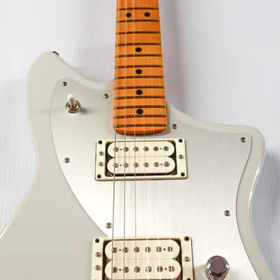 Fender American Ultra II Meteora - Avalanche image 2