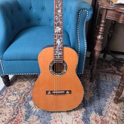 Used Antonio Tsai Classical Guitar w/case image 1