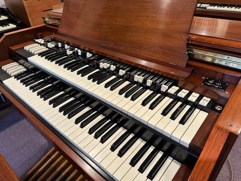 Hammond C3 1960 red walnut RESTORED image 1