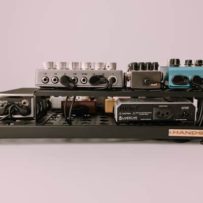 Pedalboard VTX 12x24 with Riser - Natural Teak - Hands Custom image 12