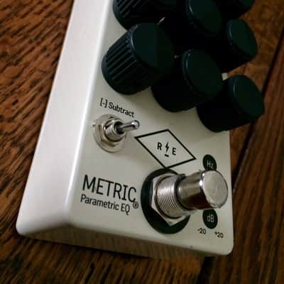 Revival Electric Metric 3 band parametric eq pedal image 4
