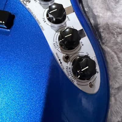 Fender American Ultra Jazz Bass with Maple Fretboard 2019 - Present - Cobra Blue image 4