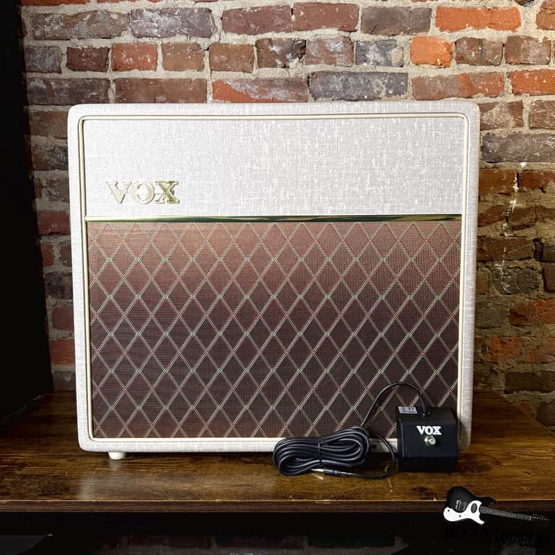 Vox AC15HW1X Tube Combo Amplifier (2010s - Cream) image 1