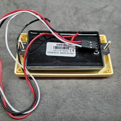 EMG 81 & 85 Active Humbucker Pickups - Black image 6