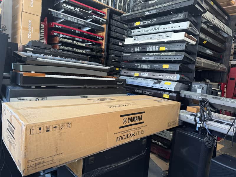 Yamaha MODX M8 88-Key 16-Voice Synthesizer /Keyboard in box //ARMENS// image 1