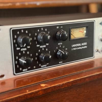 Universal Audio 2-1176 Stereo Limiter | Reverb