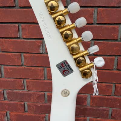 Epiphone Lzzy Hale Signature Explorer 2019 - Alpine White image 10