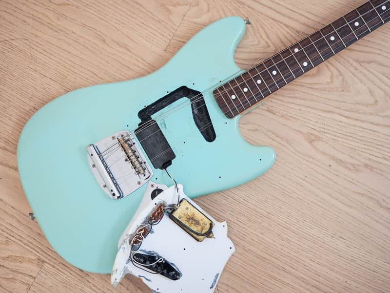 1996 Fender Kurt Cobain Mustang MG69 Electric Guitar Sonic Blue