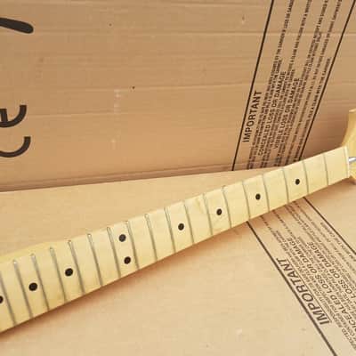 70's FENDER LEFT HAND STRATOCASTER USA MAPLE NECK image 5