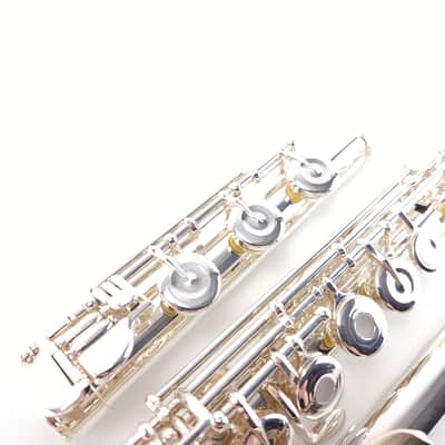 Refurbished Pearl 665 Vigore Gold Lip C# Trill Open Hole Intermediate Flute image 8