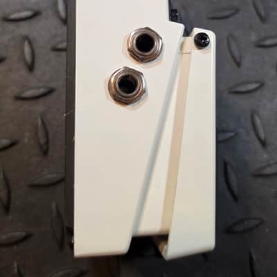 Boss TU-2 Chromatic Tuner 1998 - 2009 - White Tuning Pedal image 6