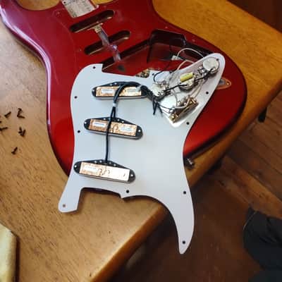 Fender Yngwie malmsteen loaded body 2010 - Red image 12