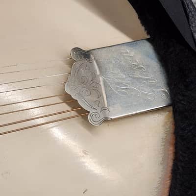 Gibson A3 mandolin 1919 - Ivory (White top) with case image 6