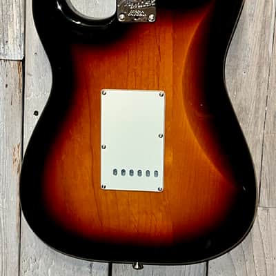 Sweet Fender Player Stratocaster, Maple Fretboard 3-Color Sunburst, CCG Custom Shop, Insane Player ! image 11