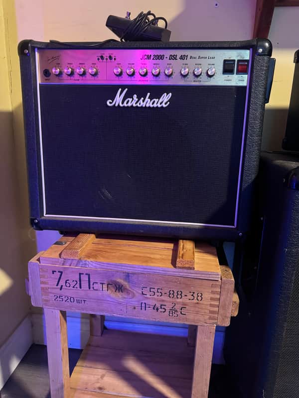 Marshall JCM 2000 DSL 401 Dual Super Lead 2-Channel 40-Watt 1x12