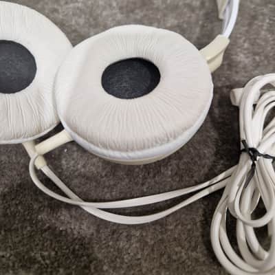 Sony MDR-ZX100 On-Ear Headphones White - Good image 8
