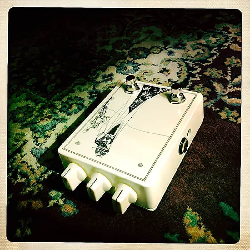 Red Witch Seraphina Fuzz Octave image 4