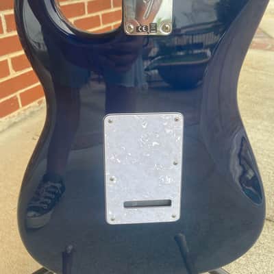 Fender Limited Edition Player Stratocaster HSS Plus Top with Maple fingerboard in blueburst 2021 - Blue Burst image 3