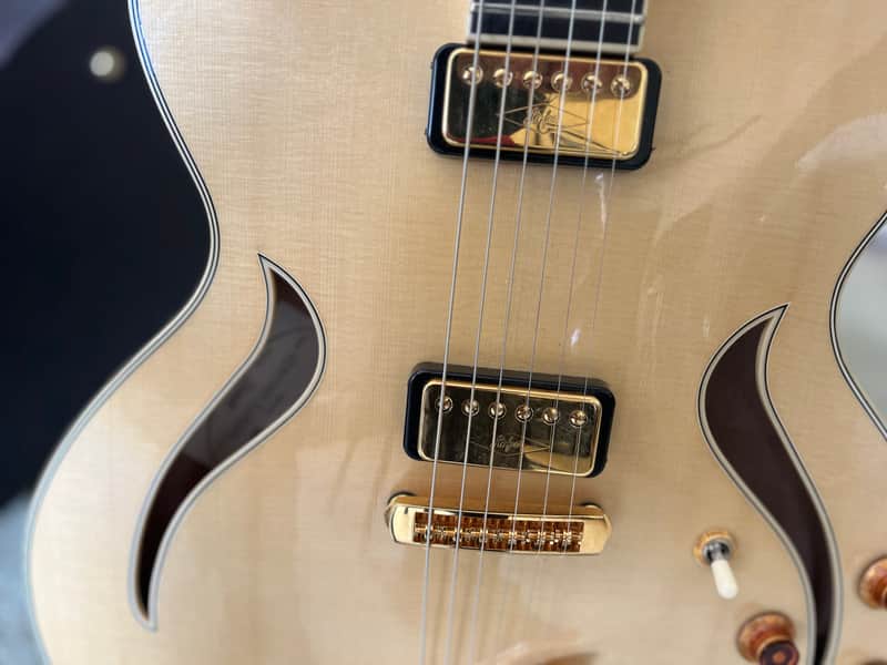 Hofner Verythin Classic Early 2000s (2003??) - Cream image 1
