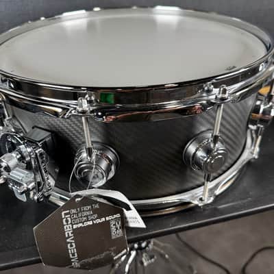 DW DRVF5514SVC Collector's Series Carbon Fiber 5.5x14" Snare Drum with Chrome Hardware 2020 - Present - Black image 3
