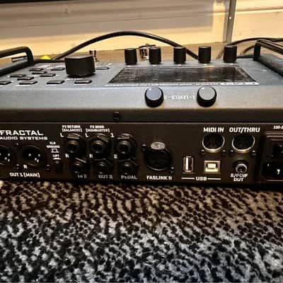 Fractal Audio FM3 Mark II with FC-6 controller and expression pedal image 6