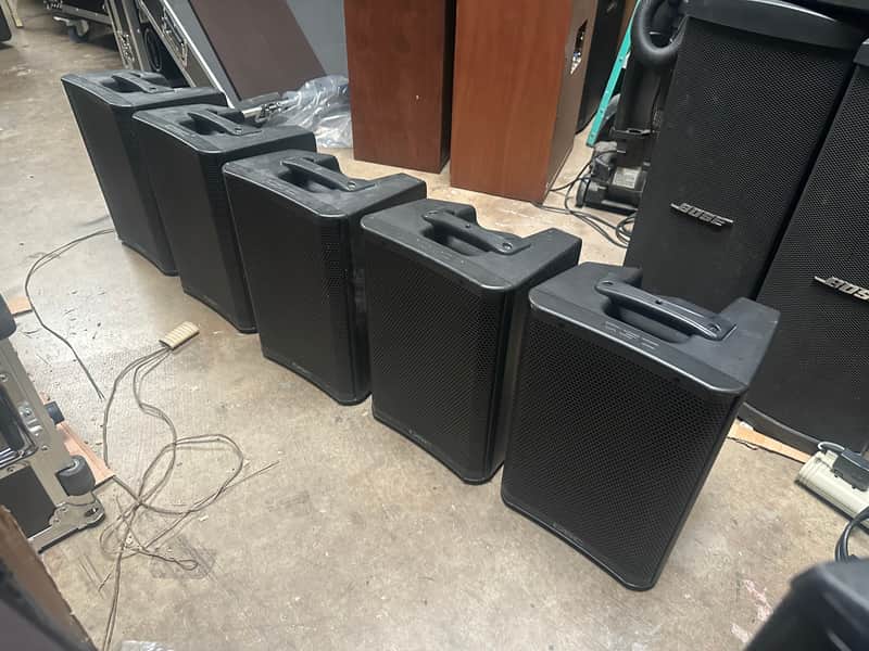 QSC CP8 2-Way 1000-Watt 8" Active Loudspeaker 2018 - 2020 - Black image 1