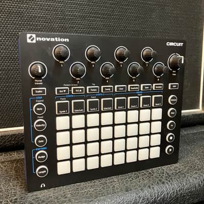 Novation Circuit Groovebox 2015 - 2021 - Black image 1