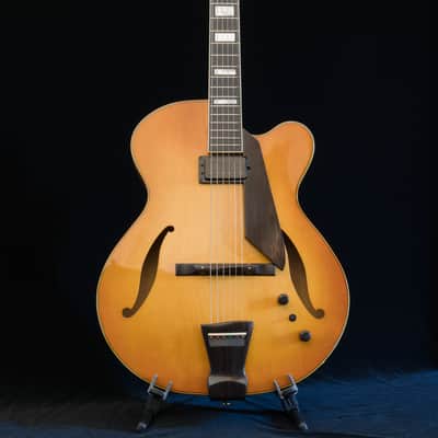 D'Aquisto Jim Hall Model 1983 Tawny Sunburst image 1
