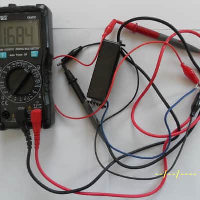 Peavey Peavey AT-200 Auto Tune Self-Tuning Electric Guitar 2012 pair of pickups image 1