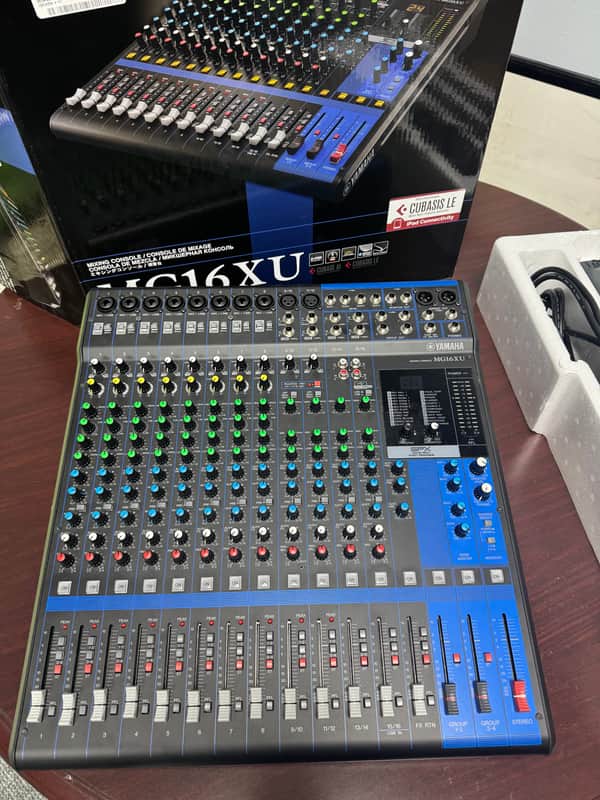 Yamaha MG16XU 16 Channel Analog Mixer 2016 - Present - Black image 1