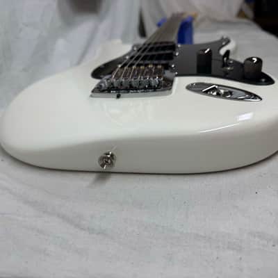 Fender American Performer Stratocaster Guitar with Rexylab Ultimate Strat upgrades/mods + Case 2023 - Arctic White / Rosewood fingerboard image 18