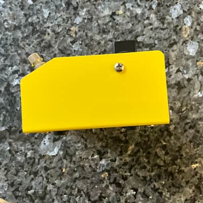 Fulltone Supra Trem2 w/power supply- Yellow- dead mint image 4