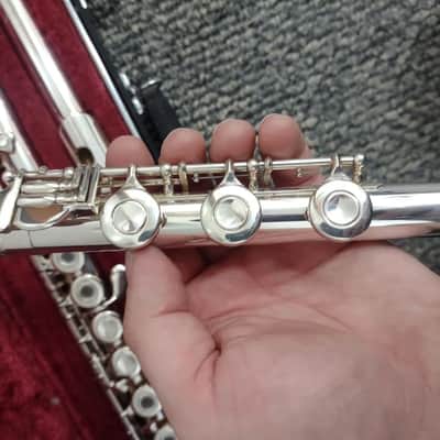 Yamaha YFL-385 Flute - Silver image 5