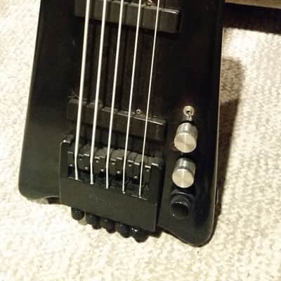 Hohner B2AV 5 string headless bass image 2