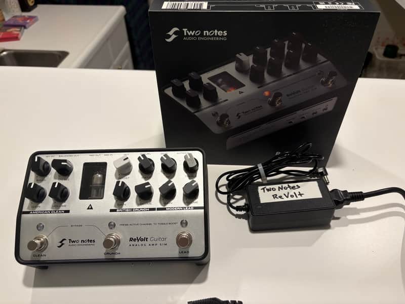 Two Notes ReVolt Guitar
