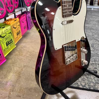 Squier Classic Vibe '60s Telecaster Custom - 3-Color Sunburst image 8