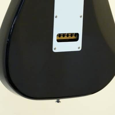 G&L Tribute Legacy 3-Tone Sunburst image 8