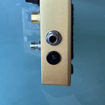 Analogman Sun face NKT275 Red Dot – Medium Gain (MG) 2021 - Golden image 4