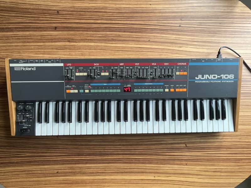 Roland Juno-106 61-Key Programmable Polyphonic Synthesizer 1984 - 1985 - Black image 1