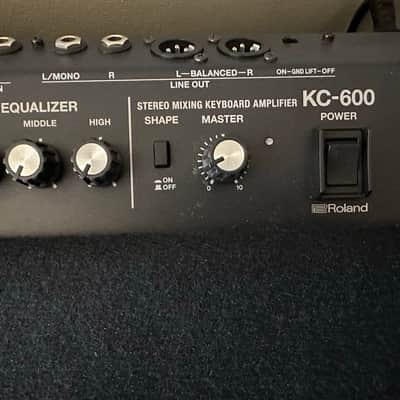 Roland KC-600 4-Channel 200-Watt 1x15" Keyboard Combo 2017 - Present - Black image 3