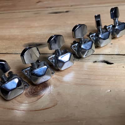Yamaha Pacifica 012 Chrome Guitar Machine Heads Tuners 6 - in - line image 1