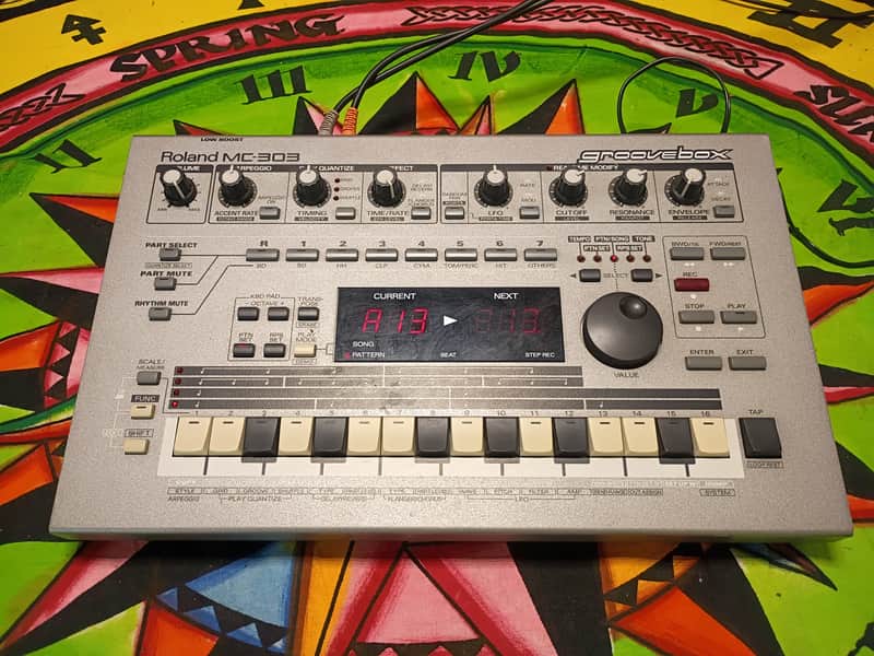 Roland MC-303 Groovebox 1990 - 1998 - Silver image 1