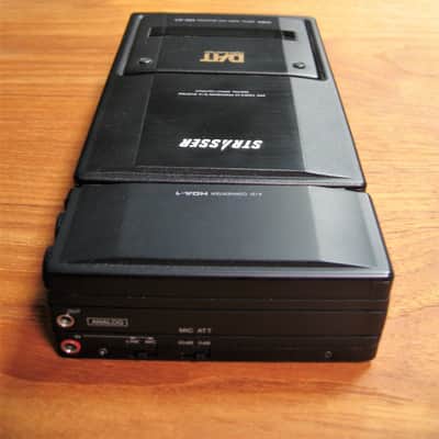 【ジャンク】AIWA DAT RECORDER STRASSER HD-X1 Aiwa Strasser HD-X1 DAT Portable Digital Tape Recorder/Player w
