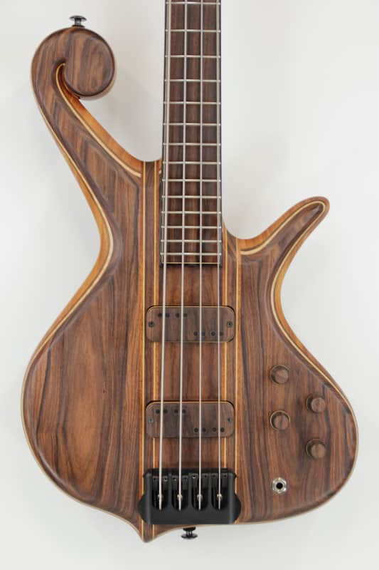 D Huff custom Bass image 1